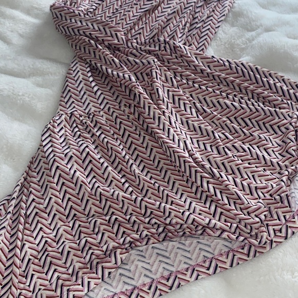 LOFT Pink and Black Chevron Dress with side pockets. Extremely comfy. - Picture 12 of 16